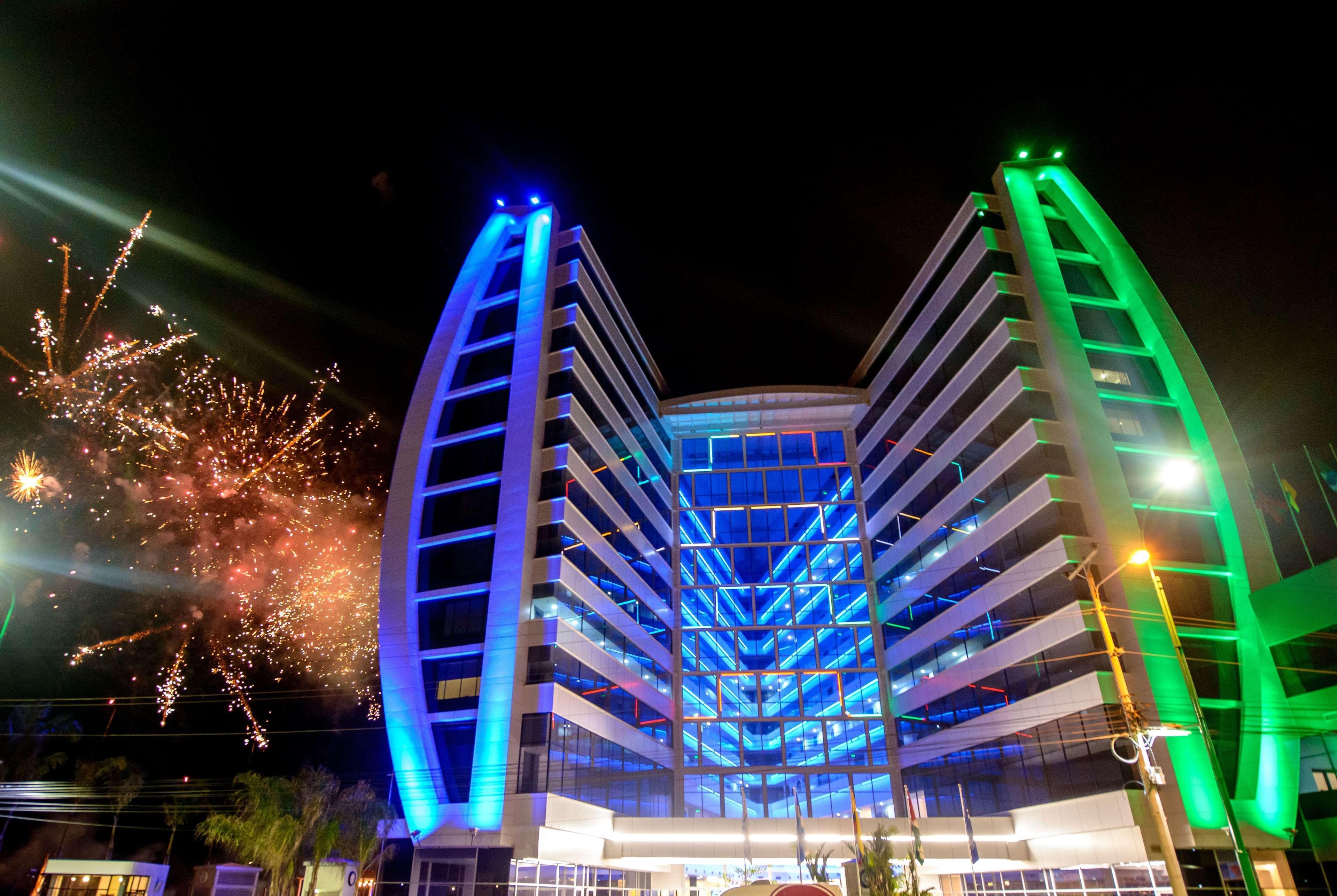 Wyndham Manta Sail Plaza Hotel And Convention Center Exterior foto